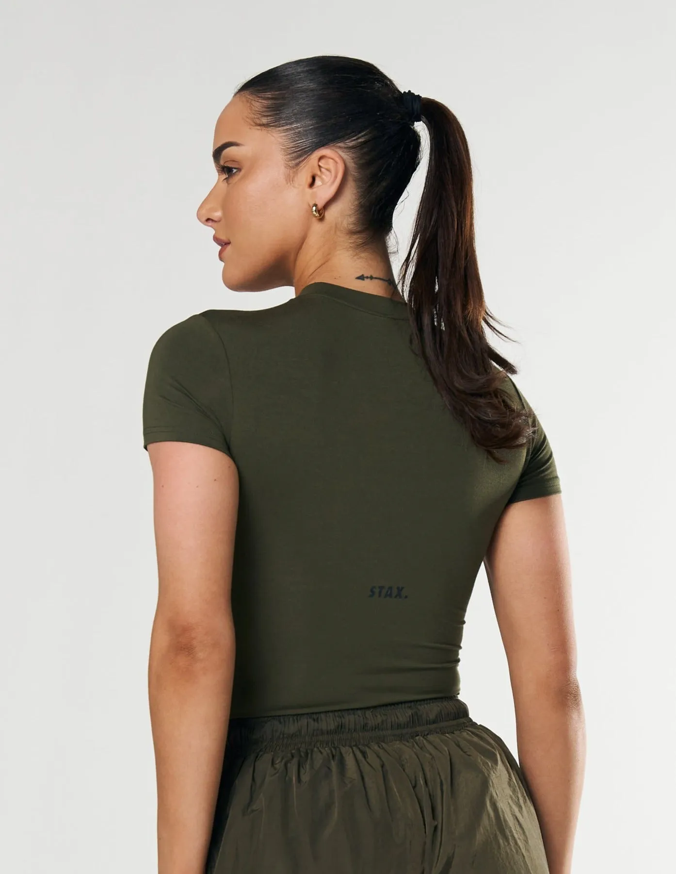 Certainly! Heres an optimized title for an e-commerce product:

Stylish Womens Khaki T-Shirt - Comfortable, Casual, and Perfect for Everyday Wear