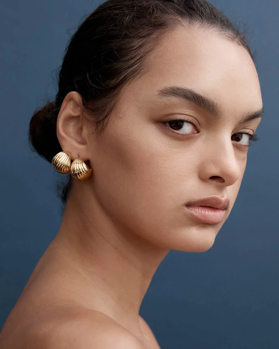 Beau Earrings in Gold